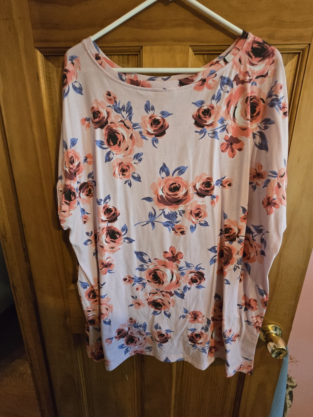 Lularoe Floral Scoop Neck Women's Top - Pink Rose Print